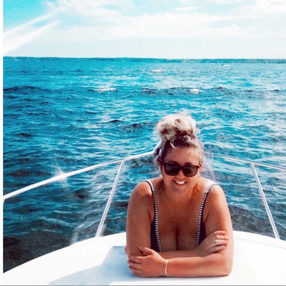 Meet Your Posher - Picture 2 of 2